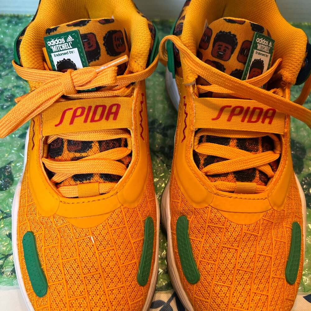 Adidas Donavan Mitchell Issue 3 Lego edition Size 5.5